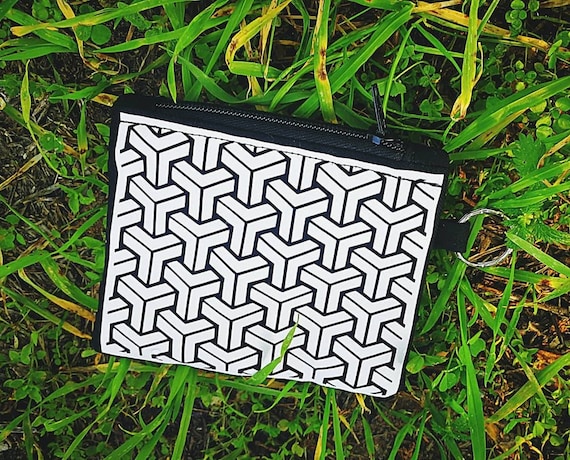 Wallets / Mini Cotton Bag to Geometric Print. CONFECTION of 100% handmade fabric. Nylon plastic zipper closure.