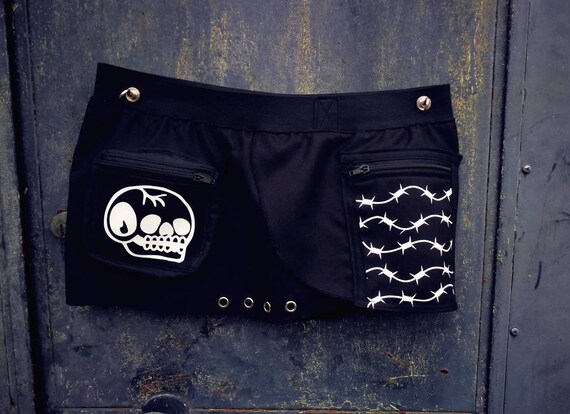 Skirt with 2 Pockets. Made to your MEASURE. Handcrafted print. Skull pocket with volume and flat barbed wire.