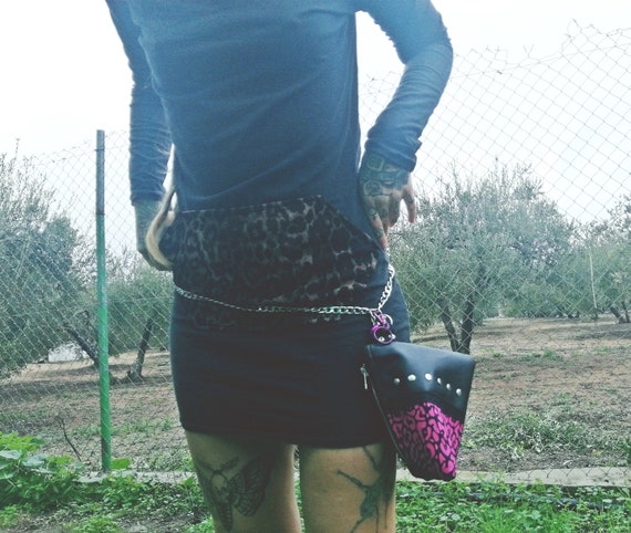 Triangle Pouch. Leather purse (NO ANIMAL LEATHER) with 100% Handmade handcrafted print. Unmissable and leopard.