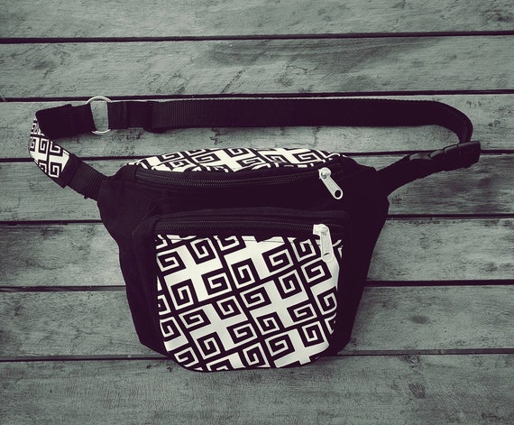 2-pocket pocket bag. #sacredGeometry.Print and craft 100% handmade Color to choose white, grey or camel. Reinforced interior.