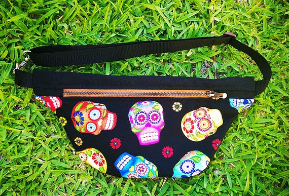Fanny Pack 1 pocket with zipper skulls squeaky colors