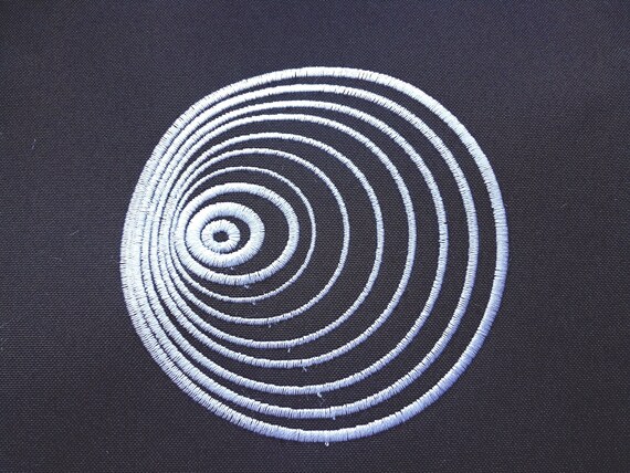 Patch embroidered in thread size 10 cm circles Color yarn to choose