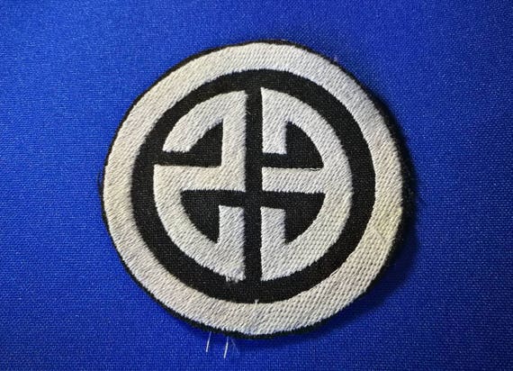 Embroidered patches in thread size 5 or 10 cm 23 number.