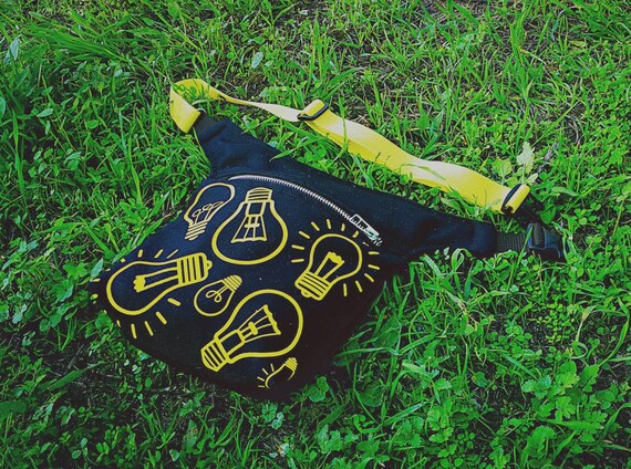 Kidney Waist Bulb and Bag. 1 Pocket with image applied in vinyl HipBag Custom Waist Size