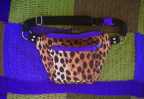 2-pocket #leopard. Zipper color and clip to choose: purple, fuchsia, red or black.
