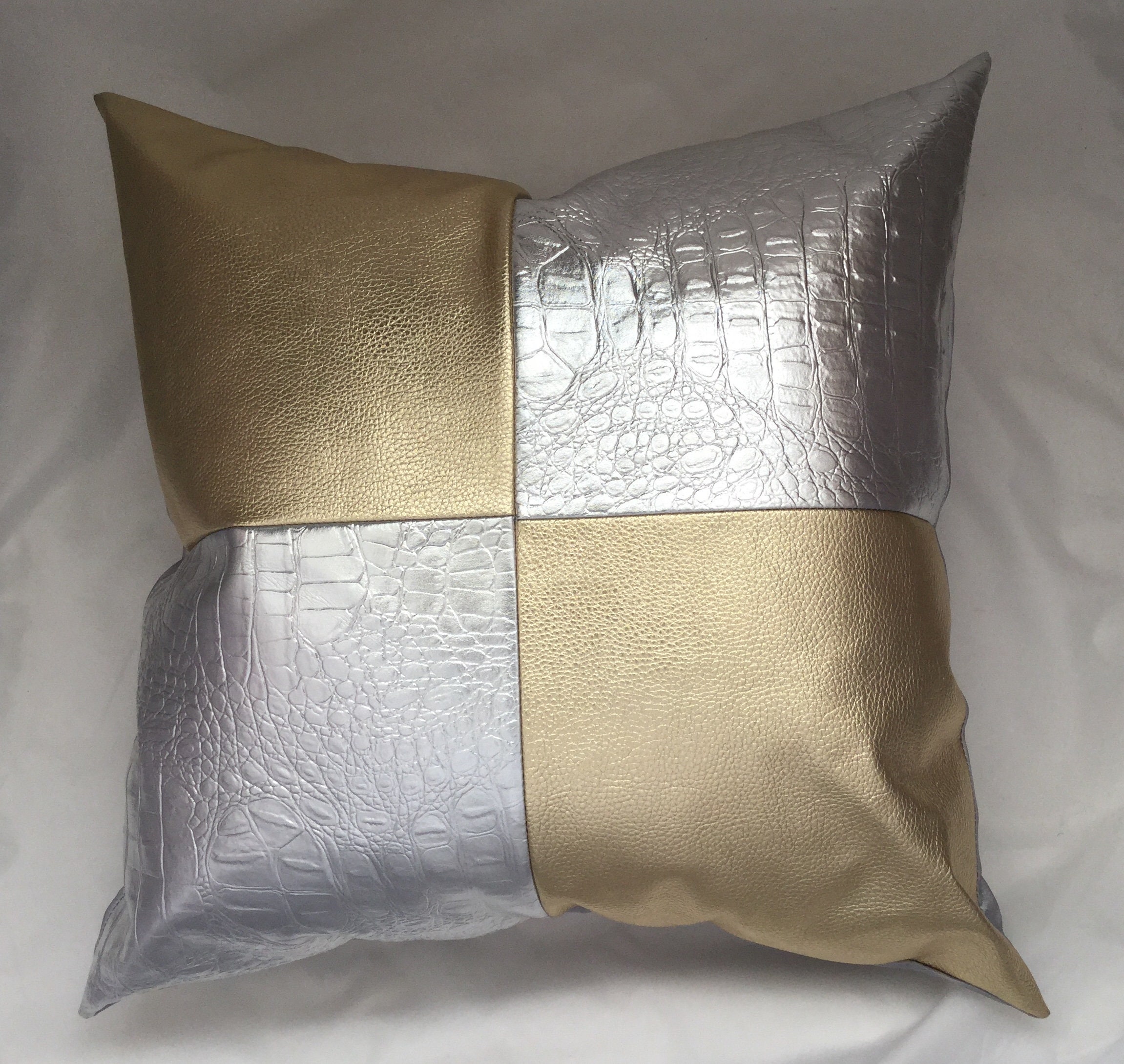 Alligator Embossed Accent Pillow – Western Passion