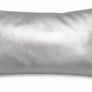 heminredning Örngott i silverimitationsläder, Kudde i metallisk imitationsläder, dekorativ kudde till soffan, silverfärgad prydnadskudde