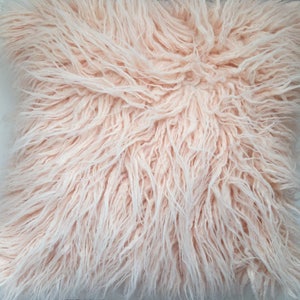 Cuscino in pelliccia finta, copertura del cuscino da tiro alla pesca, cuscino rosa pesca, cuscino di lancio, regalo per lei, arredamento per la casa, pelliccia finta mongola, cuscino rosa pesca