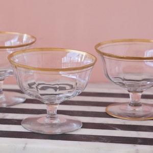 Ensemble de quatre coupes à champagne bordées d&#39;or - Verres à cocktail Tiffin Art déco vintage