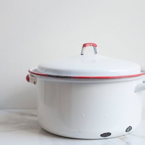 Enamel Stock Pot with Lid - Vintage Enamelware - Vintage Farmhouse Style Kitchen Stock Pot - Rustic Home Decor - Camping Cookware - Soup Pot
