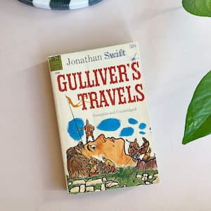 Gulliver&#39;s Travels by Jonathan Swift - Vintage Paperback Book - Science Fiction Satire - Classic Novel - Literary Fiction, Well Worn Book