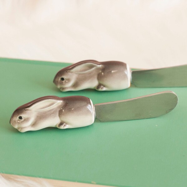 Ceramic Bunny Appetizer Knives - Vintage Rabbit Butter Knives Pair of Two - Charcuterie Board Spread Knives - Cheeseboard Knife