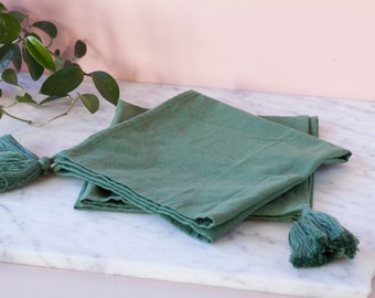 Green Cloth Napkins with Tassels, Pair of Two - Forest Green Cotton Table Mats - Vintage Table Setting - Mix and Match Vintage Napkins