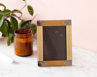 Vintage Textured Brass Picture Frame – 3.5x5 Photo Display
