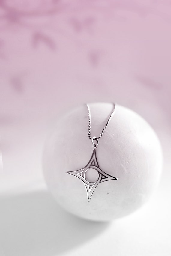 Beautiful necklace for her new arrivals