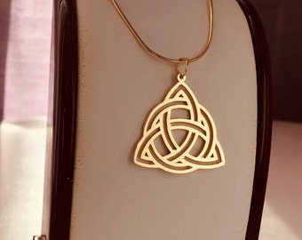 Celtic Symbol,Eternal Love,Triquetra with circle, Infinity necklace, Eternity, Triquetra, Labyrinth necklace, Shell necklace,Celtic knots