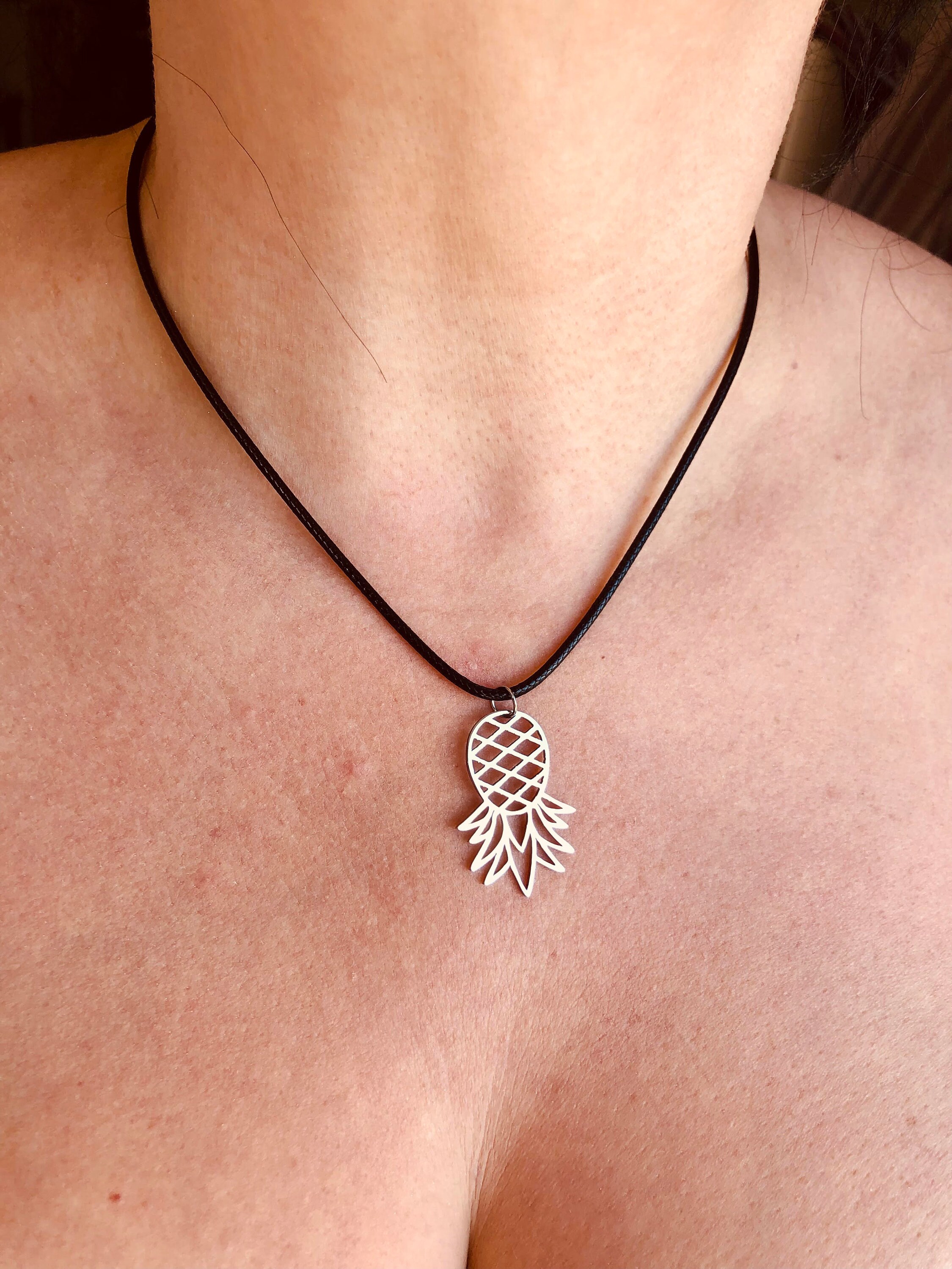 Collana Girocollo In Velluto Nero Con Ciondolo Ananas - Regolabile, Punk Chic, Gioiello Donna E Ragazza