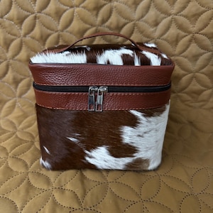 SAME AS PICTURE! Cowhide Makeup Bag Genuine Hair On Cowhide Cosmetic Pouch Western Travel Toiletry Bag Small Cow Bag Boho Beauty Organizer