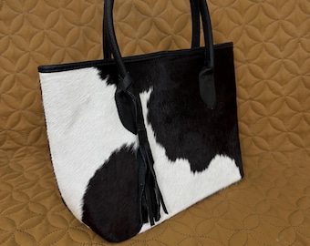 Real Cowhide Tote Bag – Handmade Cowhide Leather Purse – Western Fringe Shoulder Bag – Hair-On Hide Tote – Rustic Boho Style Handbag Gift