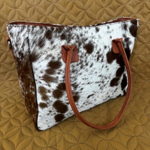 WIE BILD! Haare auf Rindsleder Tote Bag | Echte Rindsleder Geldbörse Einkaufstasche | Western Lederhandtasche | Boho Schultertasche aus Rindsleder | Mama Geschenk