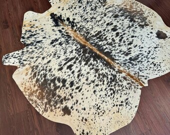 Driekleurig koeienhuid tapijt haar op koeienhuid tapijt natuurlijk koeienhuid bruin en wit tapijt groot koeienhuid tapijt woondecoratie wanddecoratie slaapkamer tapijt