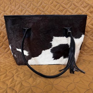 WIE BILD! Rindslederhaare auf Tragetasche | Echtleder Rindsleder Tragetasche Geldbörse Western Ledertasche Boho Tasche Rindsleder Umhängetasche Geschenk Mom