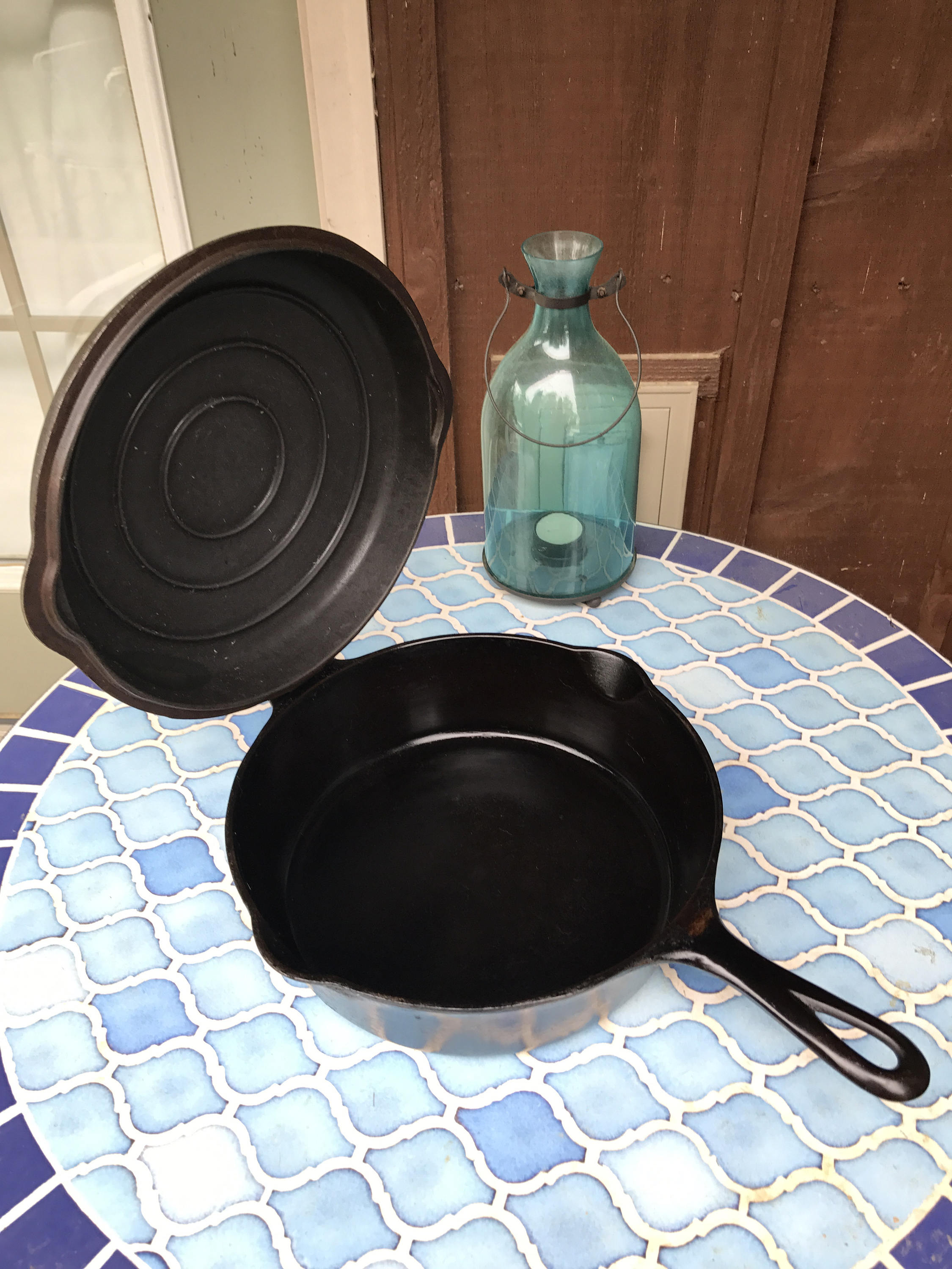 Griswold Cast Iron 8 Hinged Chicken Fryer Small Logo with