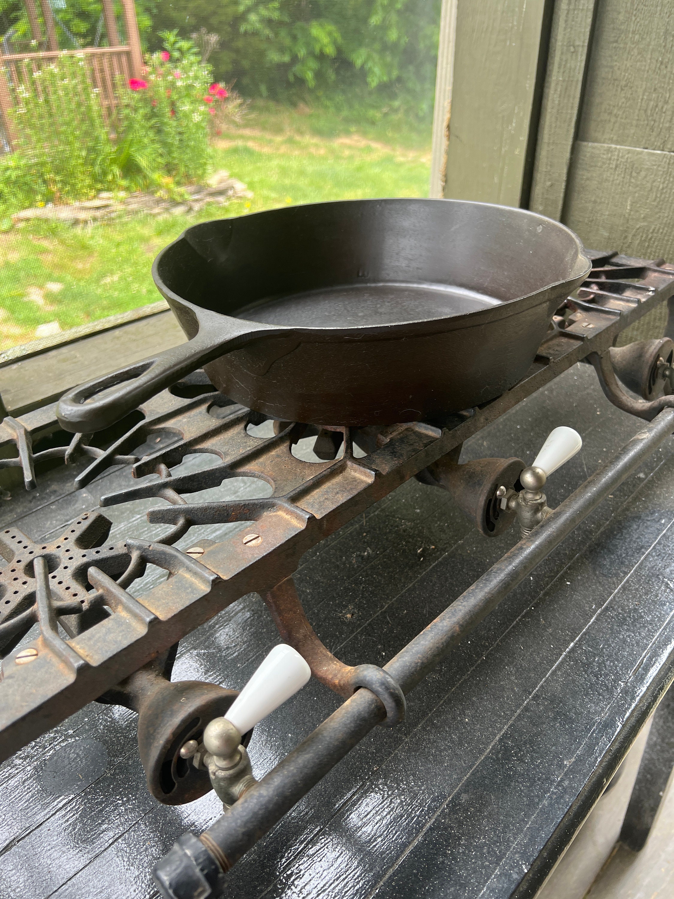 Vintage Unmarked Lodge Cast Iron Hinged Combo Cooker 8-FS - Fully Restored