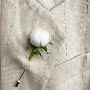 Peony lapel pin peony bud flower lapel pin wedding boutonniere groom lapel pin needle brooch peony floral lapel pin usher boutonniere ivory