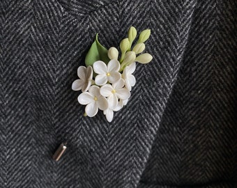 Flower lapel pin for men, white lilac lapel pin, wedding boutonniere , groom lapel pin, men brooch, floral lapel pin, white pin, buttonhole