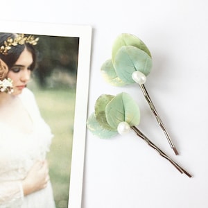 Eucalyptus hair piece leaf hair bobby pin green leaf hair pin floral hair pin rustic hair pin bridal hair piece wedding hair pin woodland