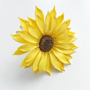 Sunflower hair pin sunflower hair piece sunflower wedding hair piece bridal yellow hair comb greenery hair pin summer sunflower headpiece