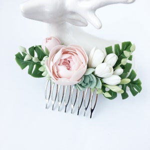 Tropical succulent hair comb wedding bridal hair comb blush hair comb beach Flower hair piece monstera succulent wedding tropical hair comb