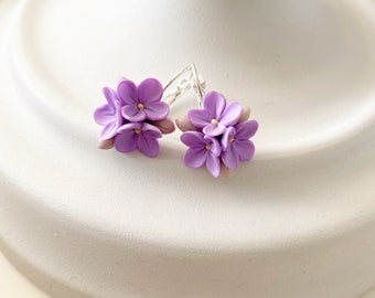 Boucles d’oreilles lilas boucles d’oreilles florales botanique jewerly boucles d’oreilles délicates lilas bijoux en fleurs jewerly minuscules boucles d’oreilles vertes plantes bijoux minimalisme