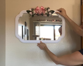 Espejo decorativo para el hogar Coquette Pink Bow Espejo decorativo para pared blanca Espejo de pared para dormitorio Regalo de boda Regalo de cumpleaños para la novia