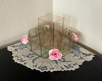 Organizador de baño, bandeja de belleza giratoria, regalo para mujeres, decoración estilo cottagecore, bandeja giratoria, cesta de almacenamiento para tocador, regalo de belleza para novia, color rosa.