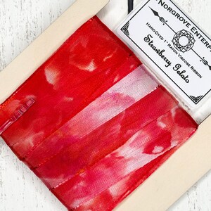 Strawberry Gelato 2,5 cm de diamètre, teinte à la main de ruban de rayonne 5 yards de bordure de ruban dans les tons de rose baie et rouge