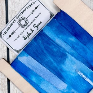 Splash Zone Handgefärbtes 1-Zoll-Viskose-Band, 5 Meter Eisgefärbtes Band in Ocean Indigo-Blau