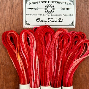 Hilo de bordar teñido a mano Cherry Kool Aid Variegated Embroidery Floss en tonos de rojo jugoso