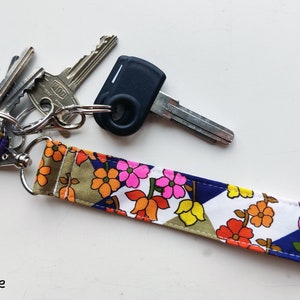 Keychain Vintage Cotton Fabric Pink Flowers Key Wristlet Keyfob made from Recycled Fabric image 7