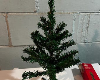 小型の緑色のビンテージレトロスタイルの卓上フェザークリスマスツリー～本当に素敵なツリーです！