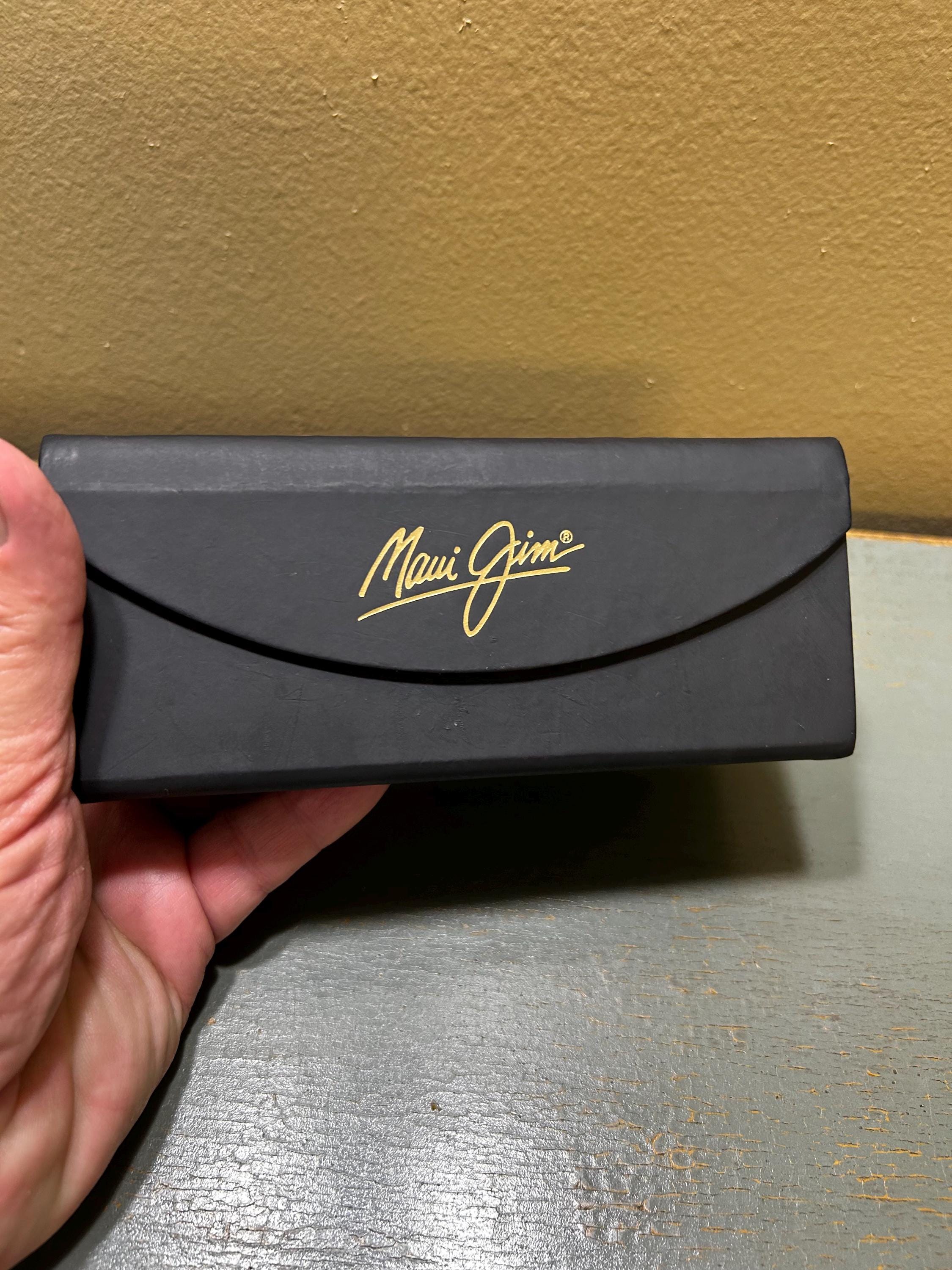美品　マウイジム　ブラックサングラス ケース付き　ロゴ　小物 Maui Jim Black Eyeglasses / Sunglasses MAGNETIC Case - CASE