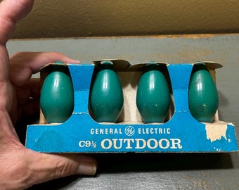 Vintage GE C-9 Replacement Christmas Light Bulbs / 1950s Look ~ All Green in Original Box