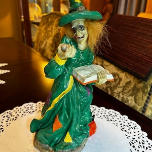 Scary Vintage Halloween Witch Figure ~ Wicked Face & Hair / Hand Painted ~ Nice Holiday Look!