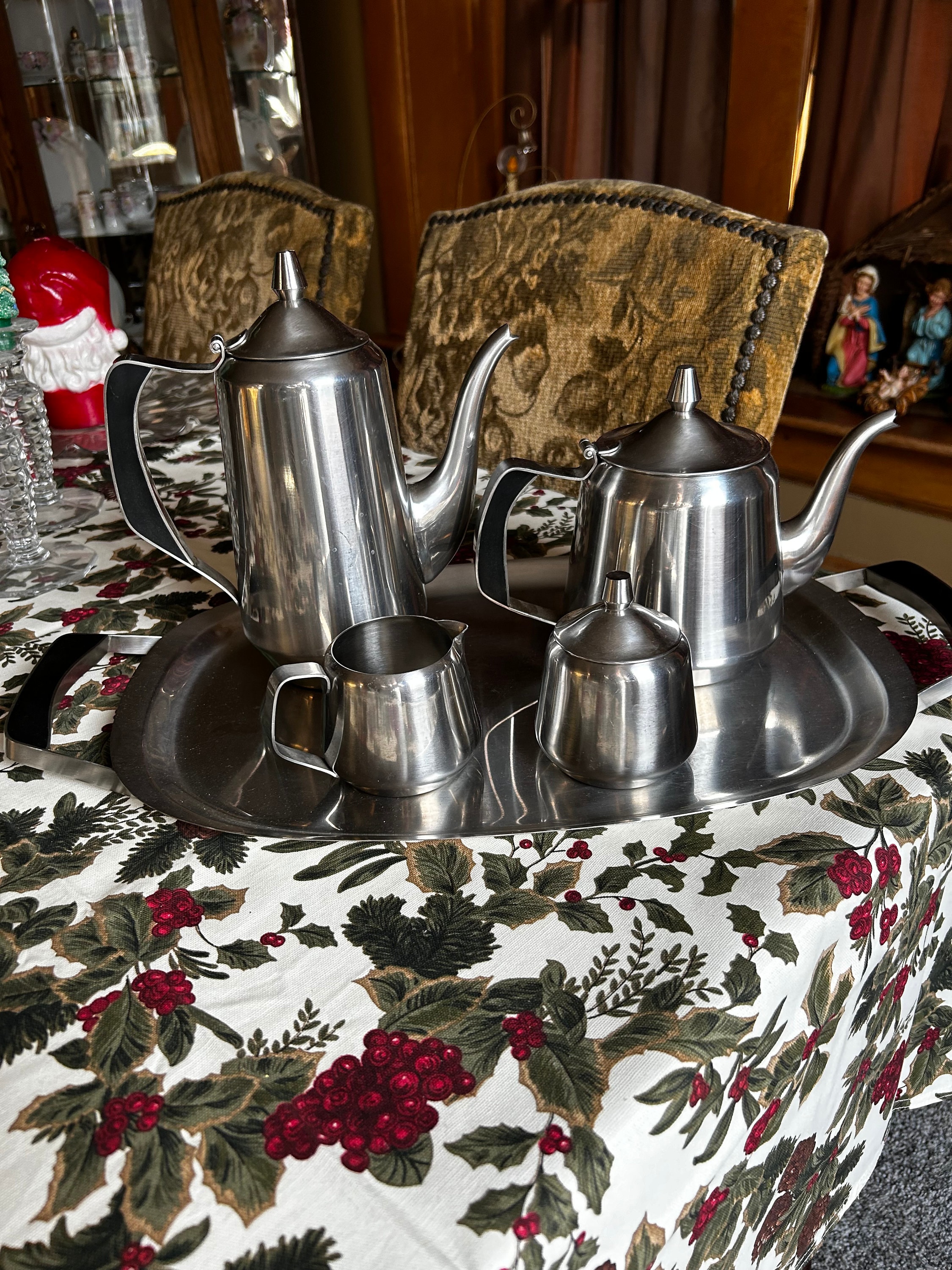 Vintage Mid Century Oneida Stainless Coffee and Tea Set ~ Matching