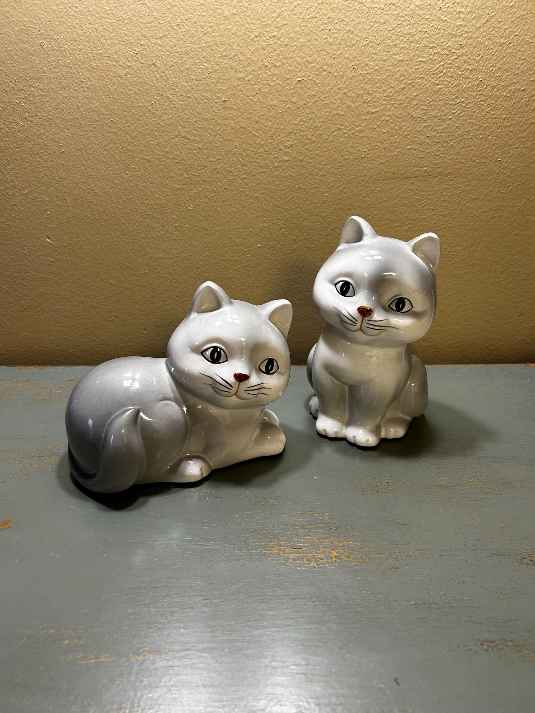 Big Eye Cat Figurine - Etsy