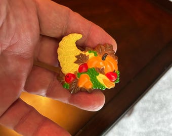 Nice Vintage Classic Thanksgiving / Harvest Pin / Brooch ~ 3-Dimensional Detailed Workmanship