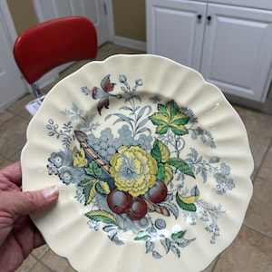 Lovely Vintage The Kirkwood Multicolor by ROYAL DOULTON ~ Rare 4 Piece Place Setting