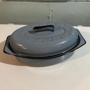 Beautiful Vintage Small Light Blue Enamel Roaster With Black Trim ~ Very Nice ~ Great Look!