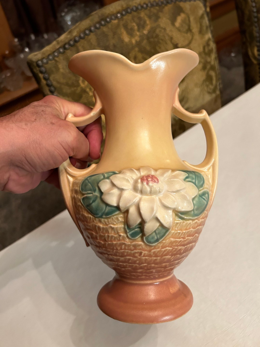 Lovely Vintage Hull Pottery Tall Water Lilly Vase HULL Art L11 91/2